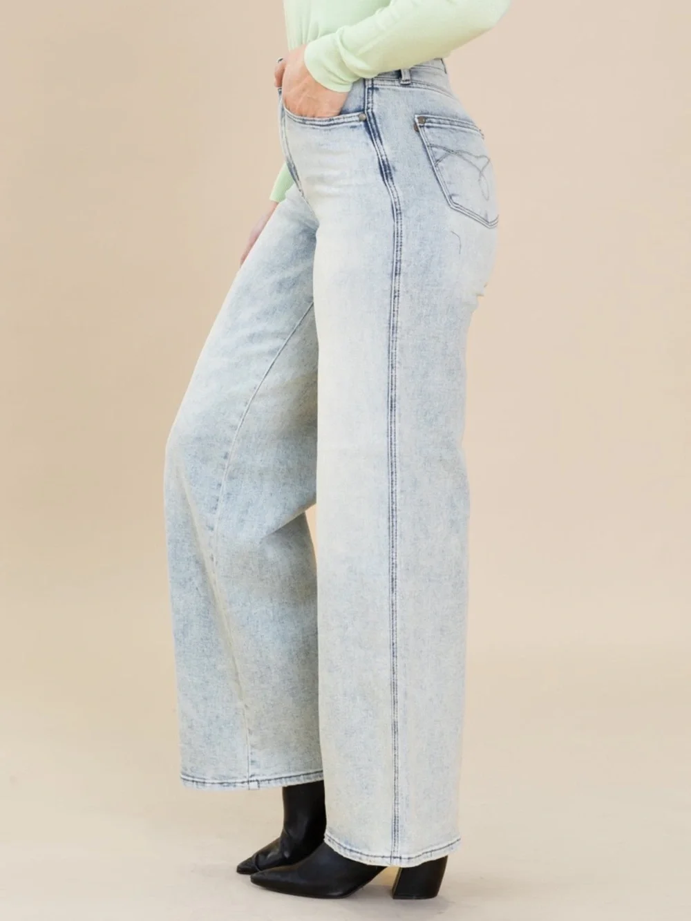 Judy Blue Light Wash Wide Leg Jeans Size 5 - Picture 3 of 8